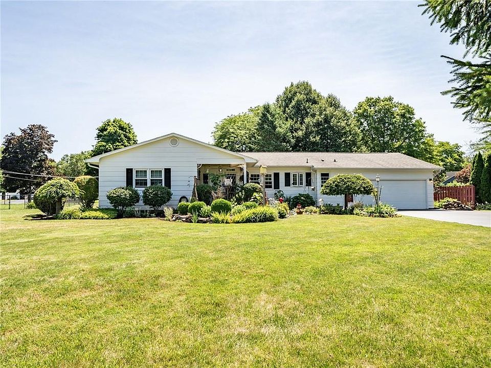 1st image of 75 Lynnwood Dr