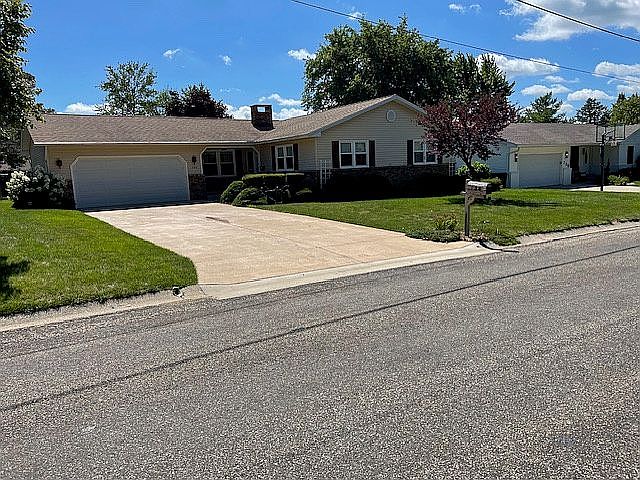 Front of Home/2 Car Garage