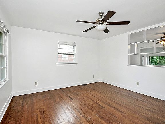 5th image of 4401 Ridgeley Dr