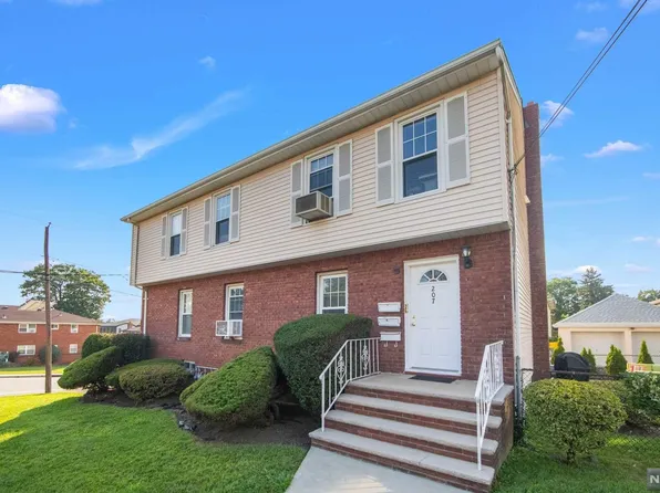 207 8th St, Palisades Park, NJ 07650
