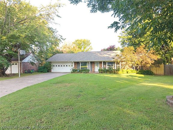3rd image of 2636 Enid Pl