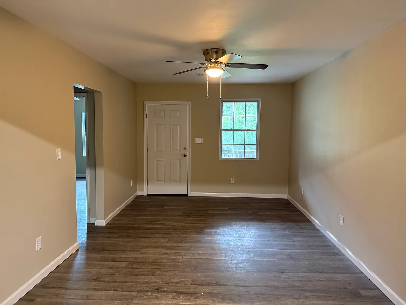 2 bed, 750 sqft, $1,550 — Photo 3