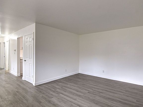 3rd image of 190-216 Wilson Dr #7