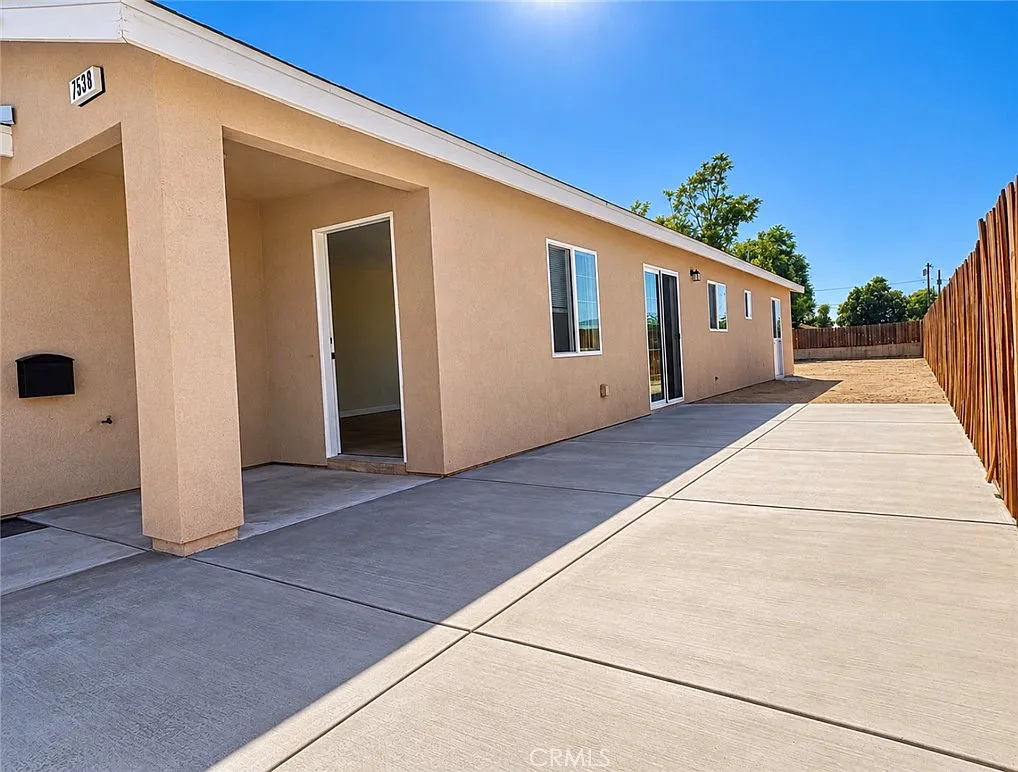 3 bed, 1500 sqft, $2,700 — Photo 1