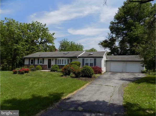 3168 Middle Creek Rd, Gilbertsville, PA 19525