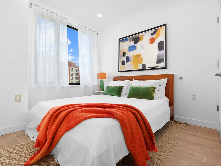 912 Broadway #3D — Photo 4