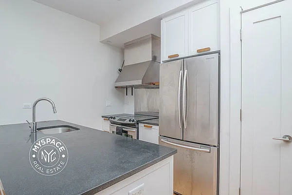 Rented by MySpaceNYC | media 32