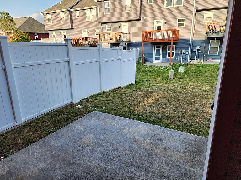 1210 Poets Ct — Photo 4