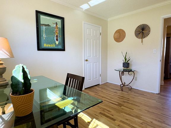 5th image of 405 Hueners Ln