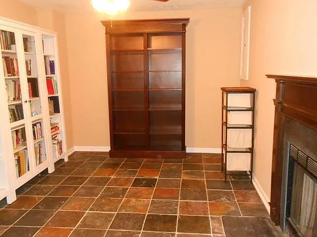 661 Tammy Ter SE — Photo 13
