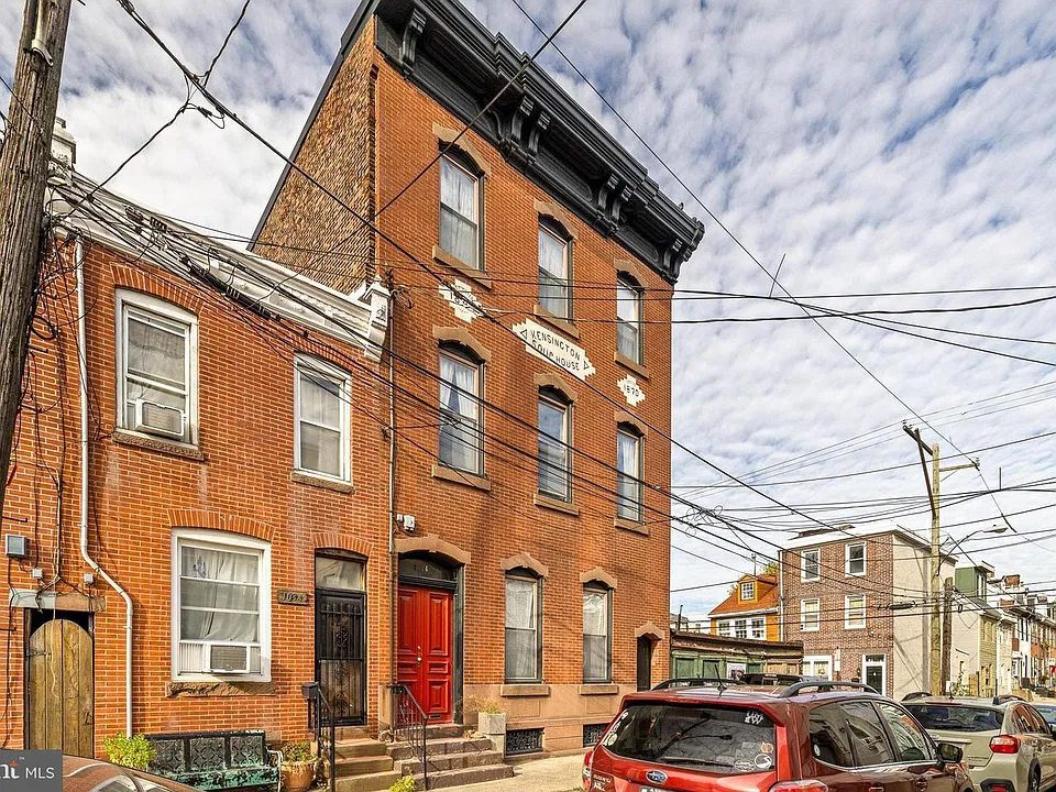 1036-38 Crease St