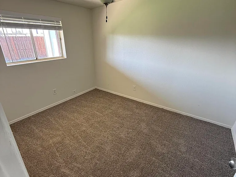 434 N Hunt Dr — Photo 14