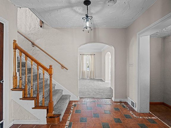 5th image of 602 S 9th St