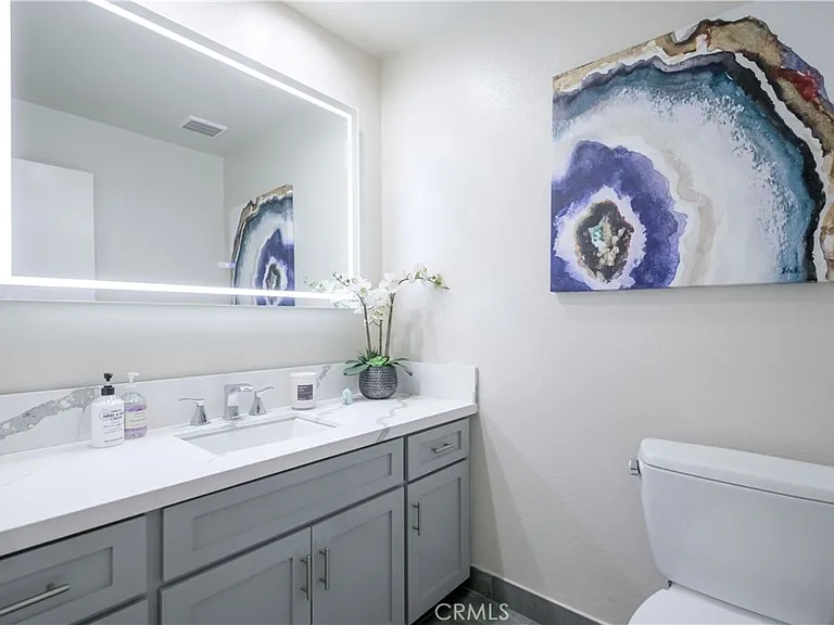4425 Whitsett Ave — Photo 21