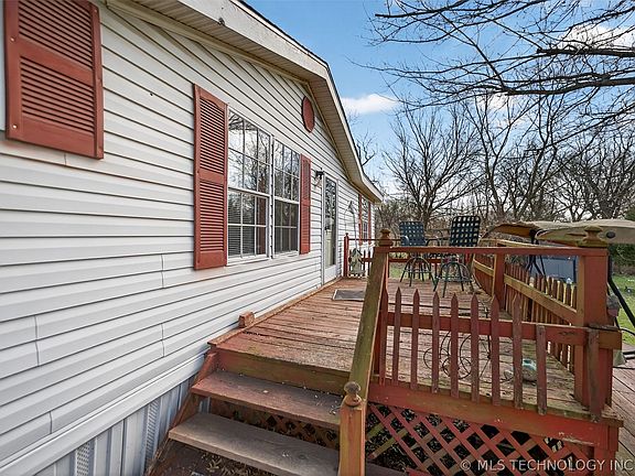 3rd image of 1000 S Maple St