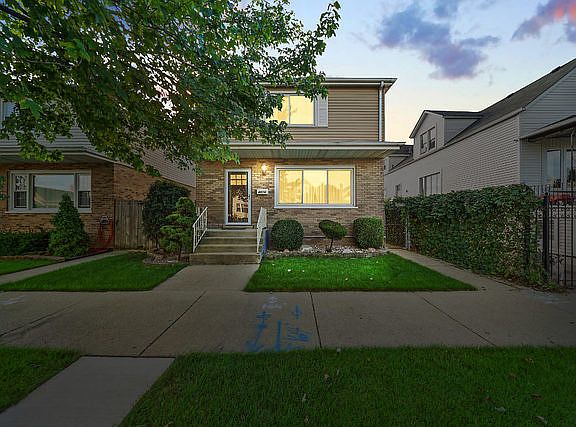 2nd image of 4616 S Keeler Ave