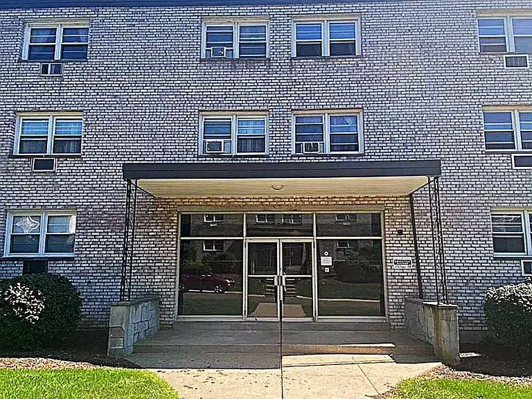 308 Meadowside Rd #212 — Photo 7