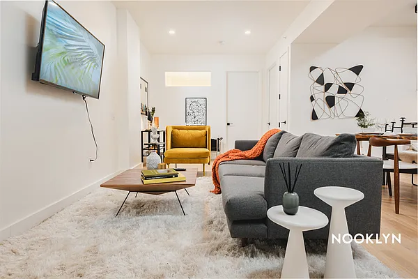Rented by Nooklyn NYC LLC | media 4