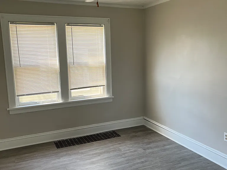 783 Leonard St — Photo 8