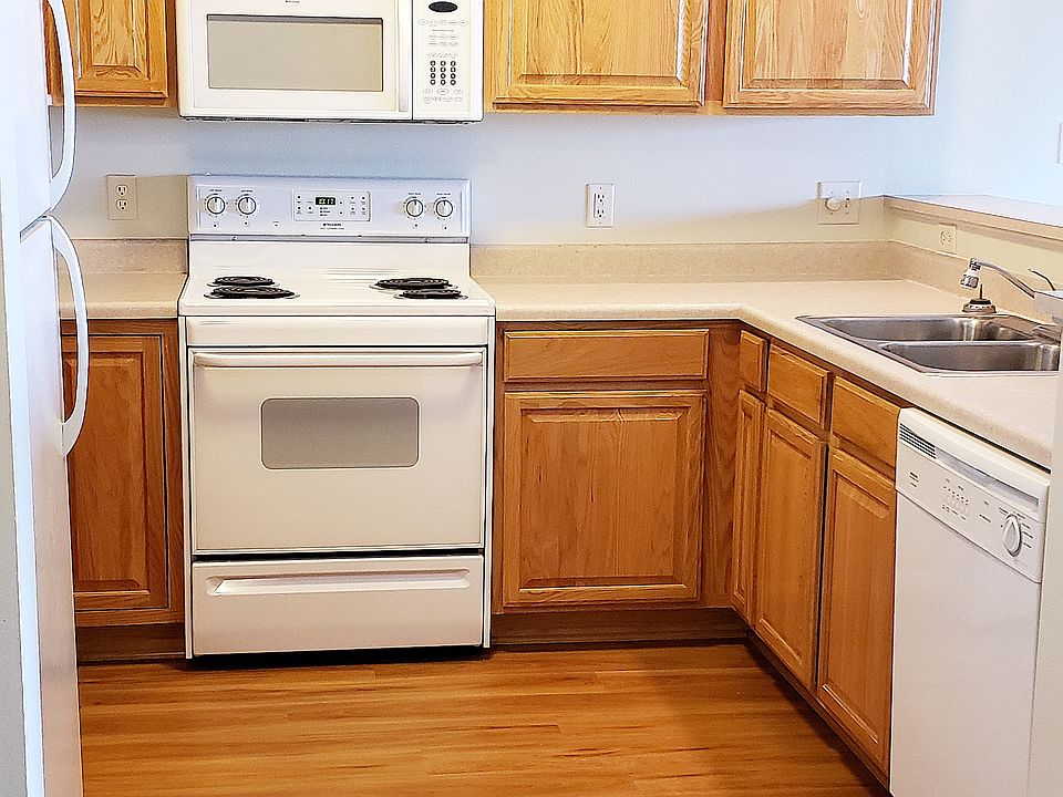 1st image of 302 Prairie Heights Dr APT 307