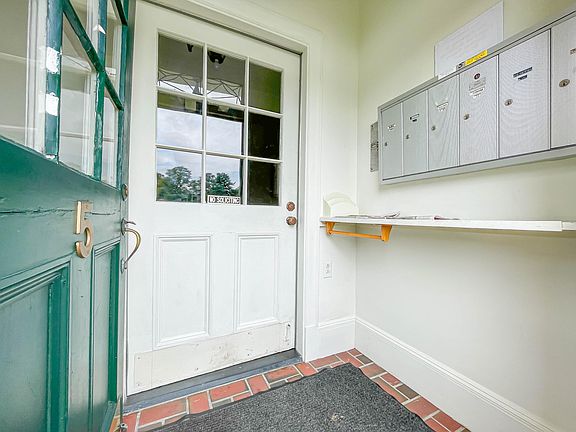 4th image of 5 Ricker Park #D2