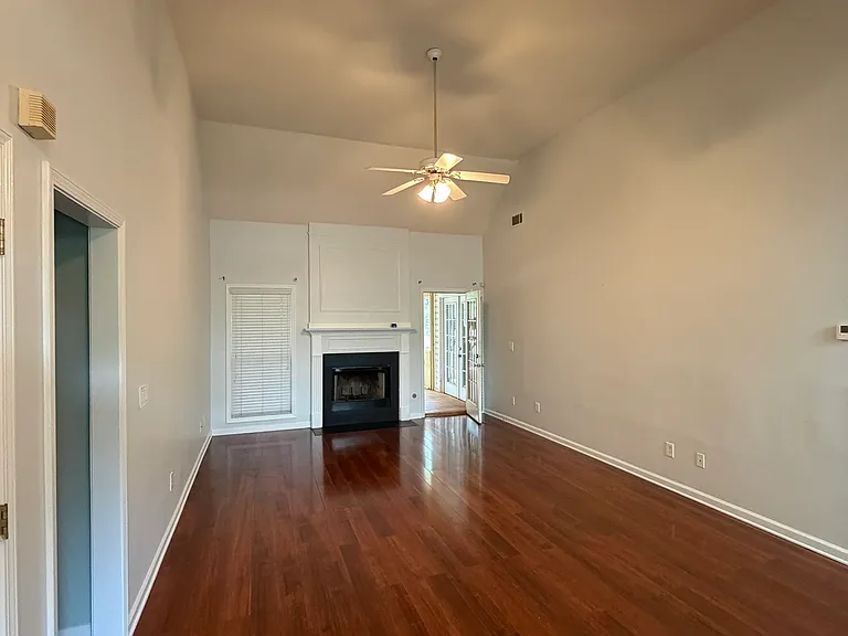 5105 Yellow Pine Dr — Photo 6