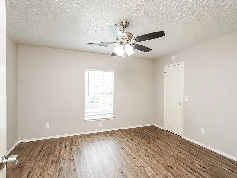 1506 Newmark Dr — Photo 15