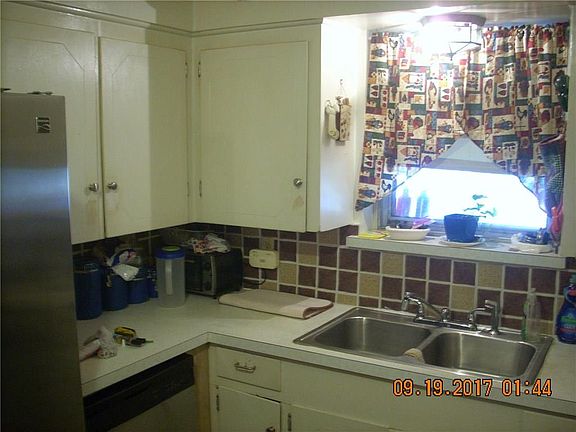 3rd image of 606 Sunburst Dr
