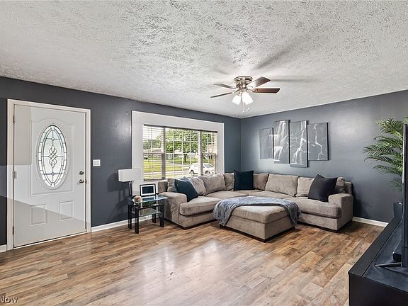 4th image of 5684 Stanford Ave