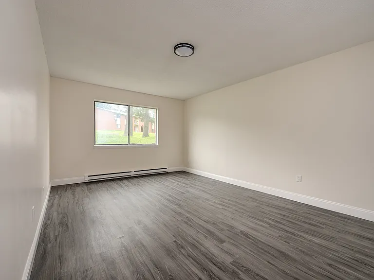 Oakbrook Manor Apartments — Photo 38