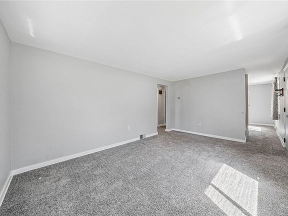 5th image of 523 Beatty Rd