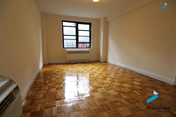 Rented by FirstService Realty (legacy) | media 5