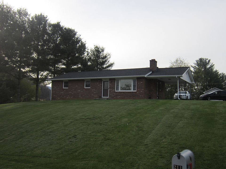 1st image of 211 Chestnut Dr