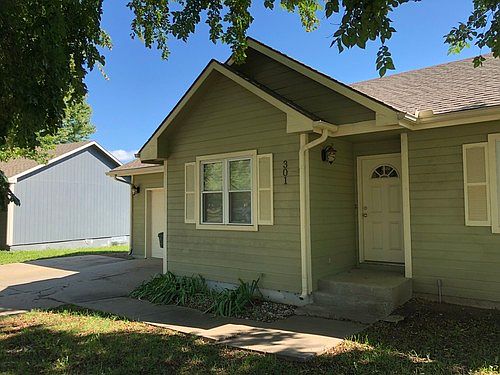 2nd image of 301 Kellogg Ln