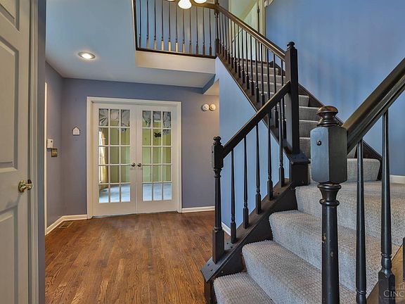 3rd image of 7927 Surreywood Dr