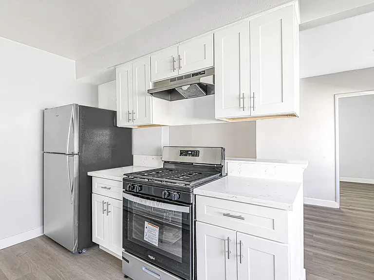 811 Gardenia Avenue — Photo 13