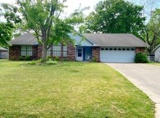 3047 N Quail Creek Dr, Fayetteville, AR 72703