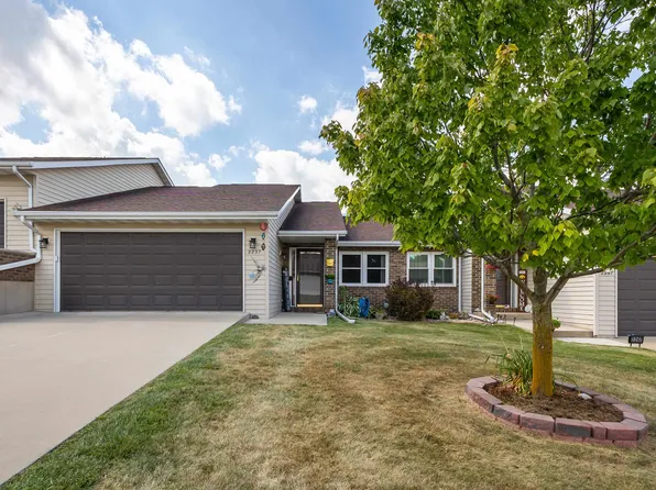 2237 Crown Point Rd, Dubuque, IA 52002