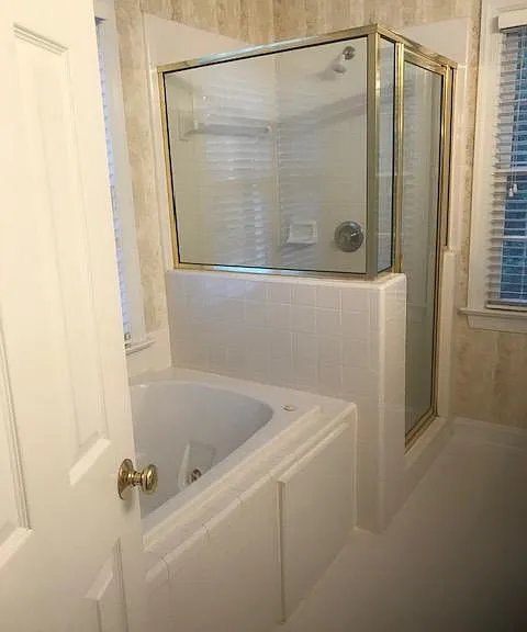 Master bathroom 2
