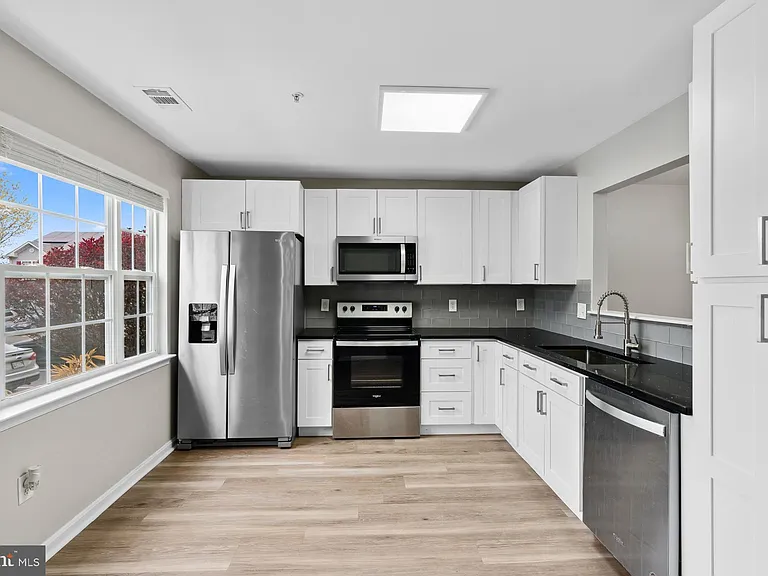 4935 Wall Flower Way — Photo 5