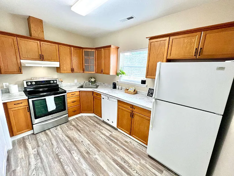 712 W Fourth Plain Blvd — Photo 8