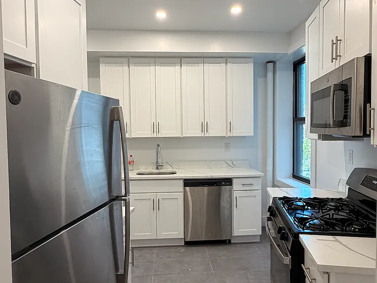 112 81st Ave #2 — Photo 1
