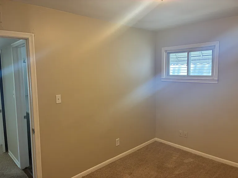 24612 Lauren Ave — Photo 4