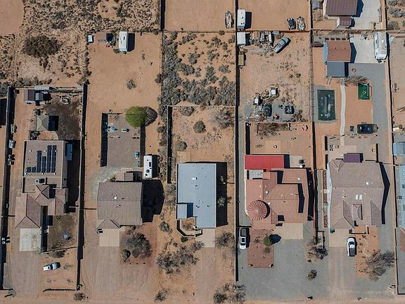 2nd image of 501 5th St NE