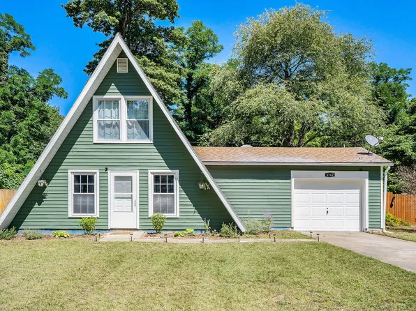 3762 Hopkins Ln, Stevensville, MI 49127