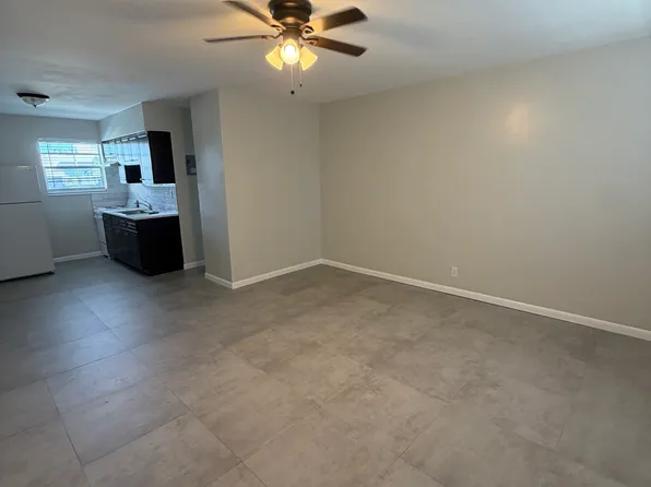 211 SE Park St Unit 9, Dania, FL 33004
