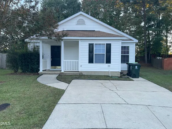 104 Lazy Days Ct, Apex, NC 27502