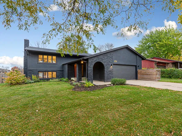 1701 McKinley Dr, Northfield, MN 55057