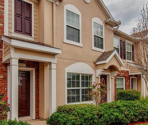 3rd image of 11530 Summerview Cir
