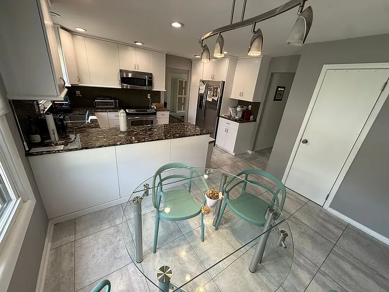 1613 Mayflower Ln — Photo 28